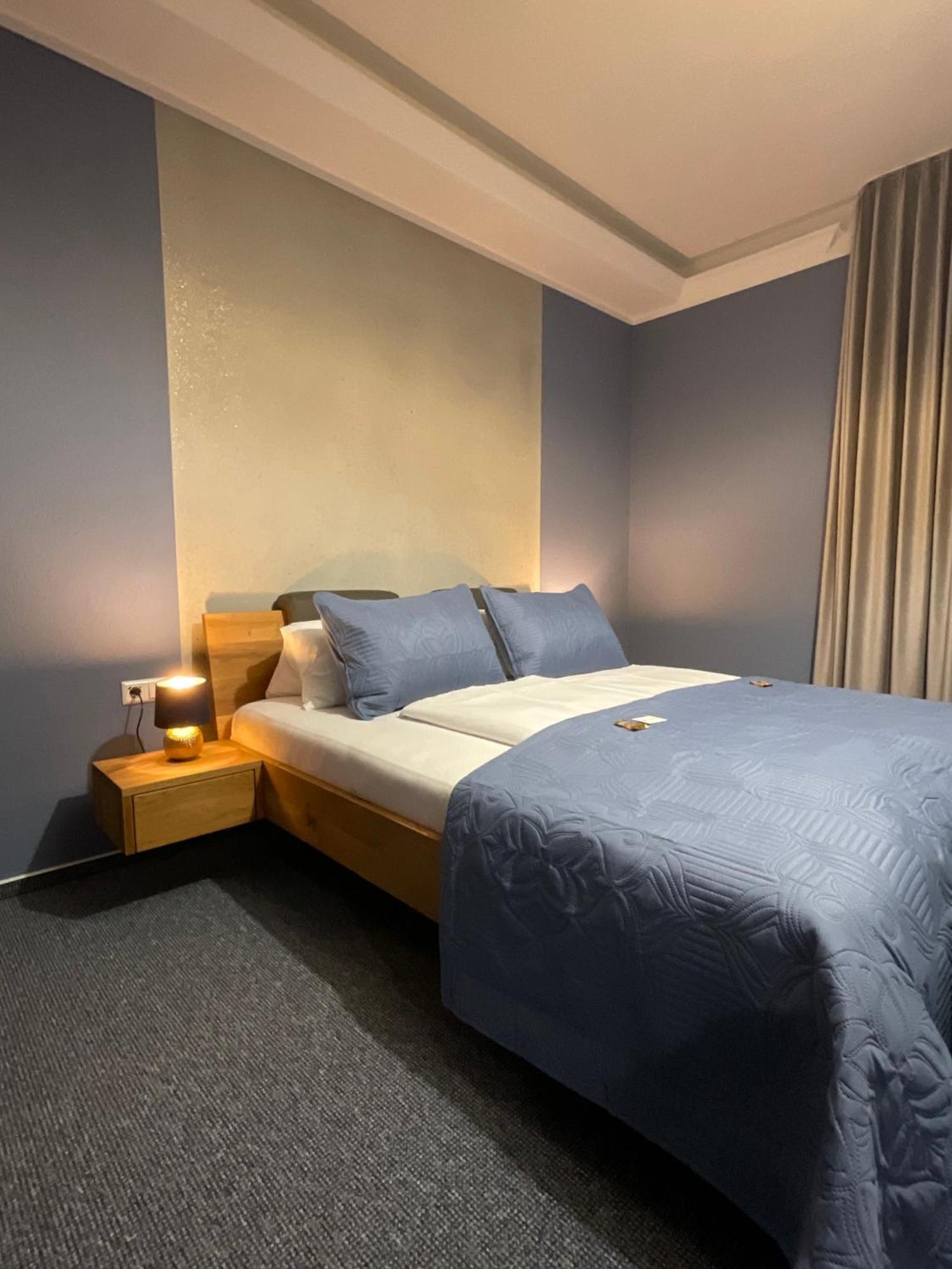 Hotel Residenz Luxury Apartments Метцинген Экстерьер фото