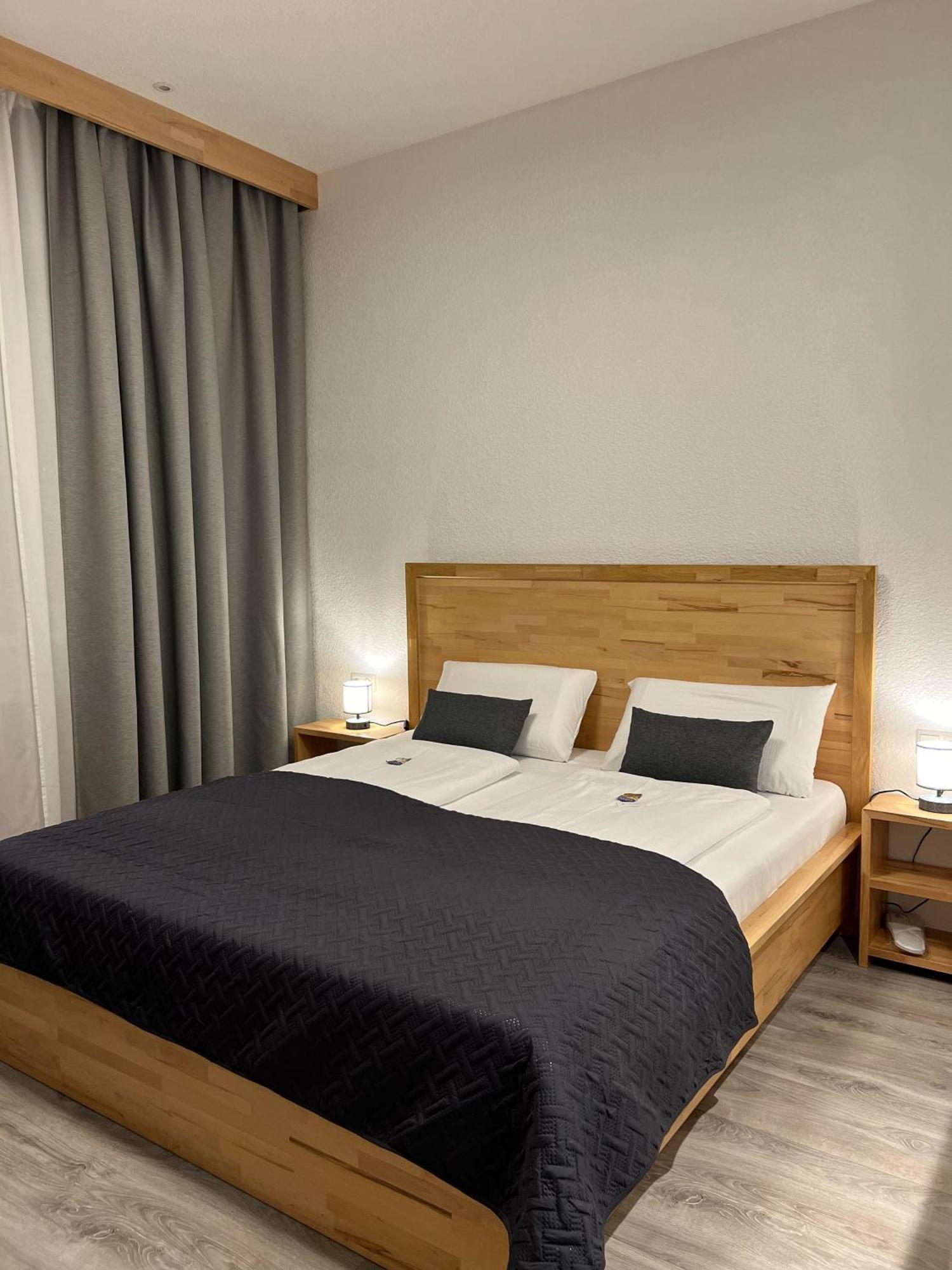 Hotel Residenz Luxury Apartments Метцинген Экстерьер фото