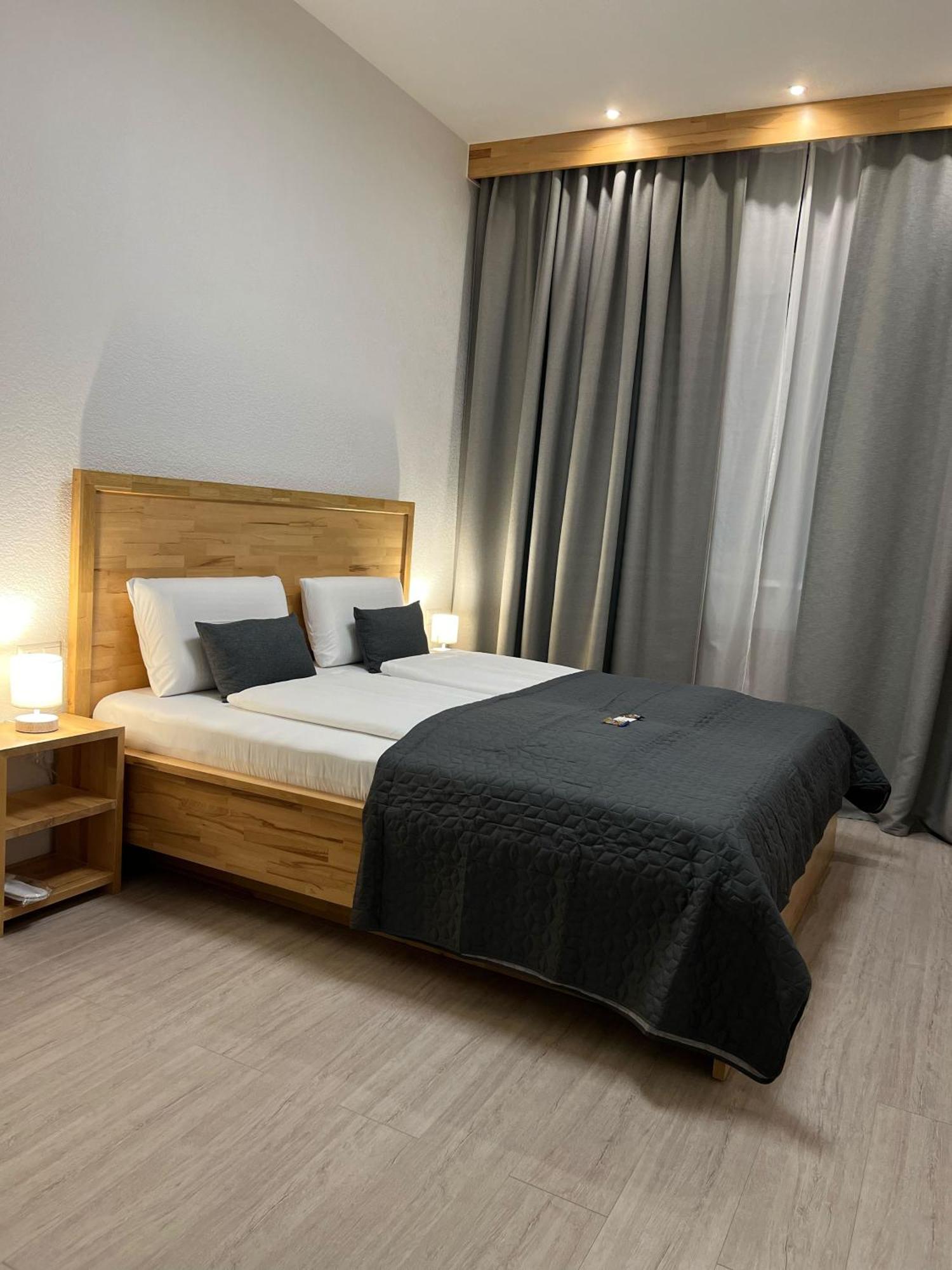 Hotel Residenz Luxury Apartments Метцинген Экстерьер фото