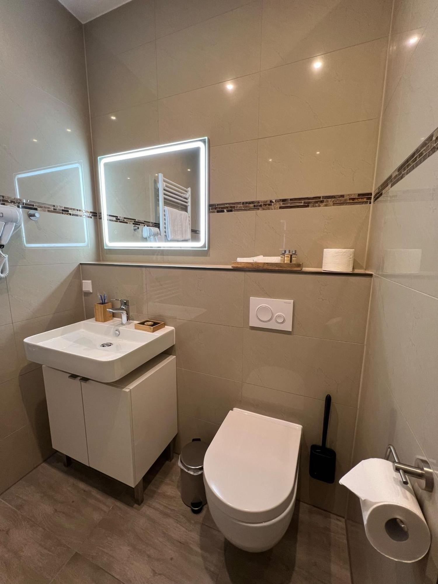 Hotel Residenz Luxury Apartments Метцинген Экстерьер фото